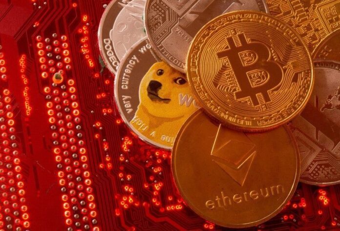 criptomoedas:-bitcoin-opera-em-baixa,-com-realizacao-de-lucros-apos-recorde