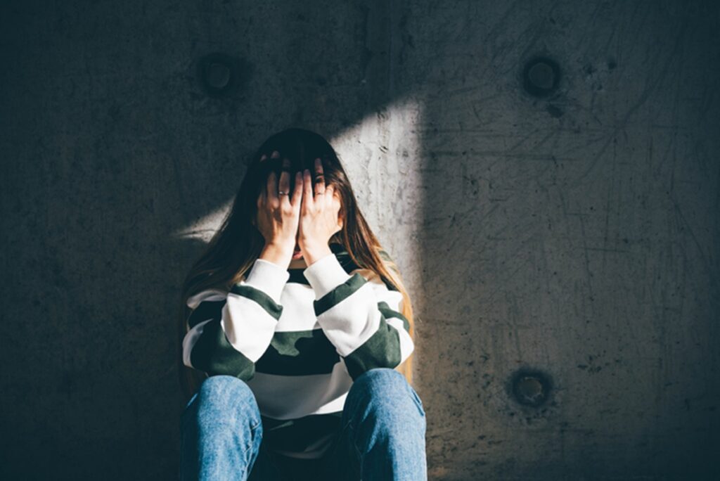 sofrimento-mental-atinge-mais-meninas-e-jovens-lgbtqia+,-aponta-estudo