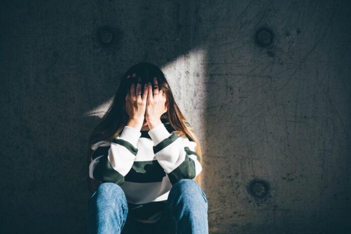 sofrimento-mental-atinge-mais-meninas-e-jovens-lgbtqia+,-aponta-estudo