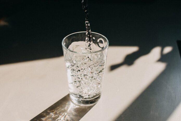 anda-bebendo-pouca-agua?-nutricionista-da-4-dicas-para-tomar-mais
