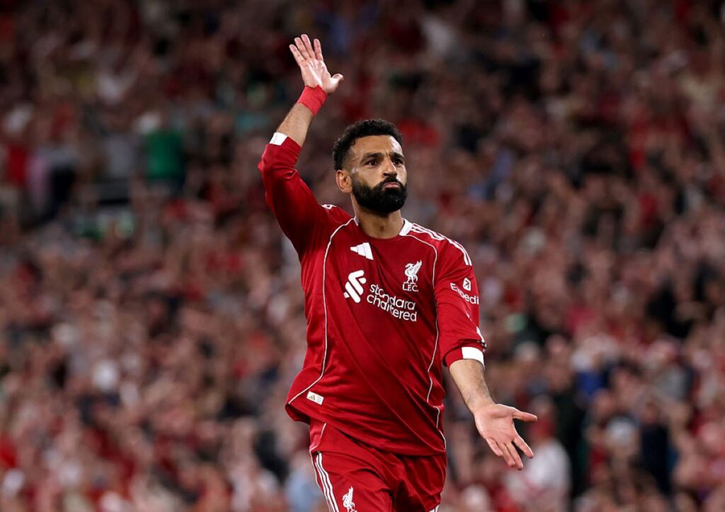 liverpool-vence-em-estreia-marcada-por-homenagens-e-caso-de-racismo