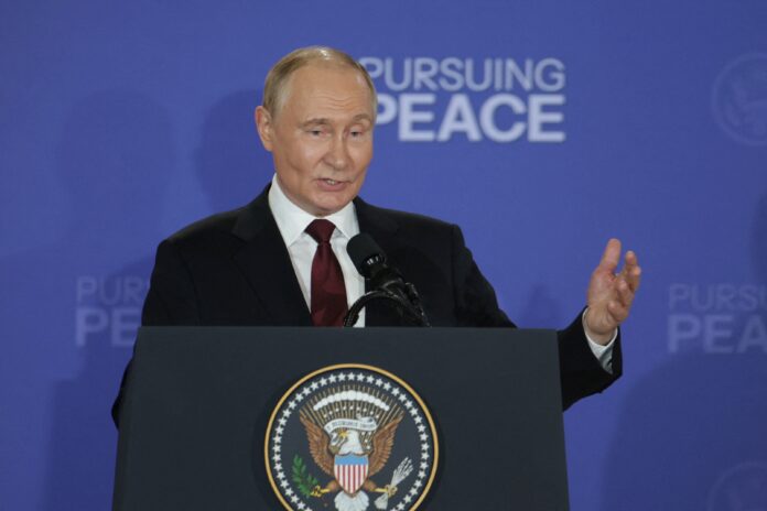 ao-lado-de-trump,-putin-diz-que-seguranca-da-ucrania-deve-ser-garantida