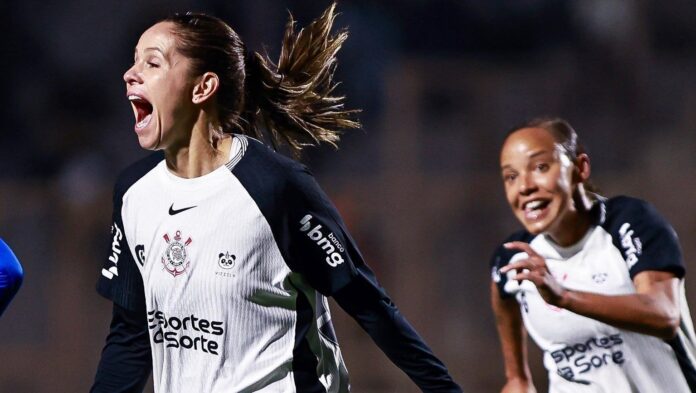 com-golacos,-corinthians-bate-o-bahia-e-vai-as-semis-do-brasileiro-feminino