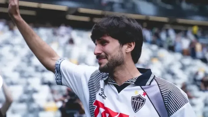 igor-rabello-chora-com-homenagem-de-despedida-do-atletico-na-arena-mrv