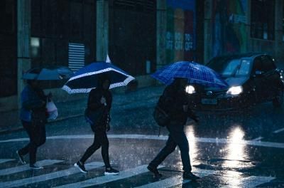 porto-alegre-tera-semana-com-chuvas-intensas-e-queda-brusca-de-temperatura