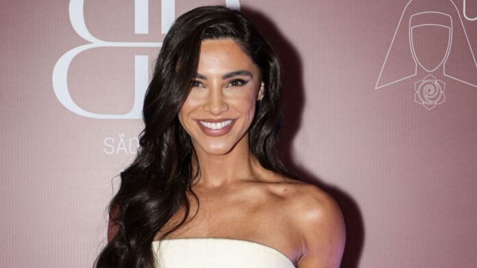 gabriela-versiani-usa-vestido-de-grife-avaliado-em-r$-120-mil