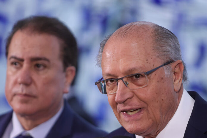 alckmin-anuncia-alivio-de-us$-2,6-bi-no-tarifaco-dos-eua