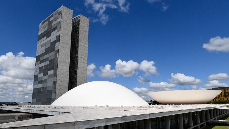 sabor-e-dissabor-a-mesa:-jantares-que-temperam-a-direita-em-brasilia