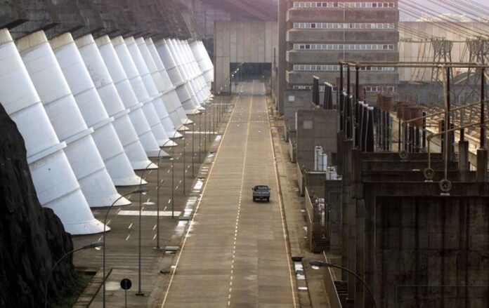 acordo-sobre-itaipu-com-paraguai-vai-ser-resolvido-ate-2026,-diz-diretor