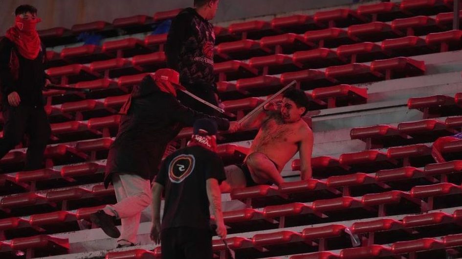 conmebol-se-recusou-a-suspender-jogo-apos-inicio-da-barbarie,-diz-policia
