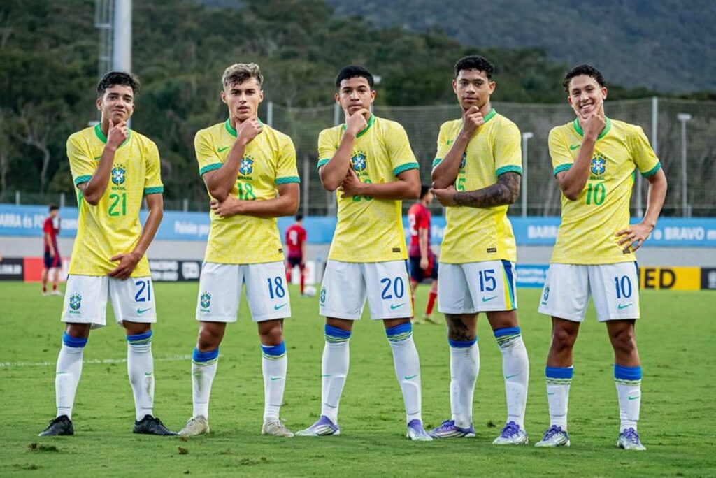 com-dois-gols-em-cada-tempo,-brasil-goleia-costa-rica-no-sub-17