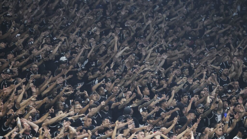 corinthians:-gavioes-convoca-torcida-para-comparecer-em-eleicao