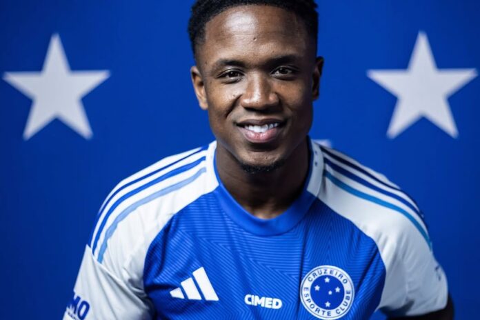 cruzeiro-anuncia-ex-atacante-da-premier-league.-veja