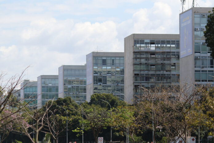 ministros-do-pp-e-do-uniao-ficam-em-fogo-cruzado-apos-acenos-de-rompimento