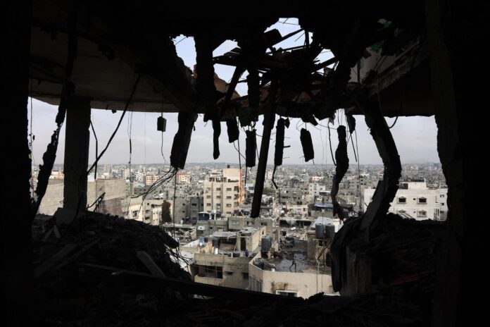 israel-ataca-suburbios-da-cidade-de-gaza-e-promete-continuar-com-ofensiva