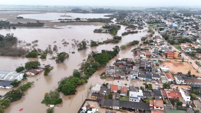 39-municipios-registram-estragos-apos-temporais-no-rs