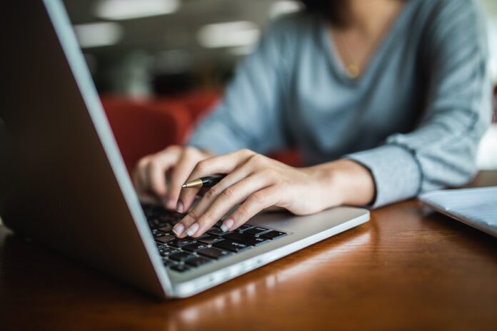 cursos-de-saude-ead-podem-comprometer-formacao,-dizem-especialistas