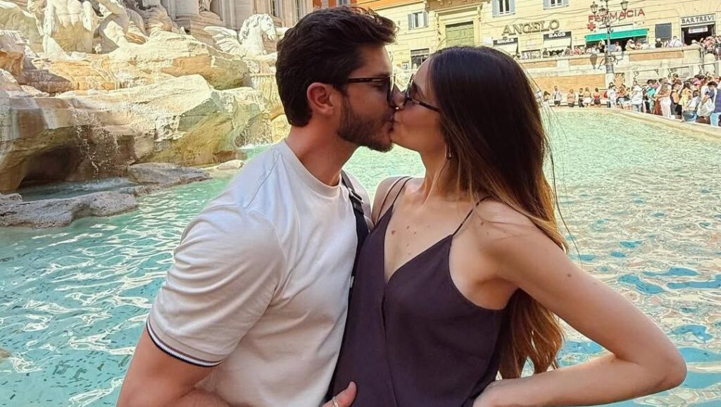 camila-queiroz-revela-sexo-de-bebe-em-comemoracao-aos-7-anos-de-casamento