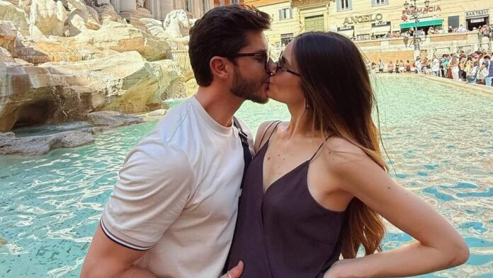 camila-queiroz-revela-sexo-de-bebe-em-comemoracao-aos-7-anos-de-casamento