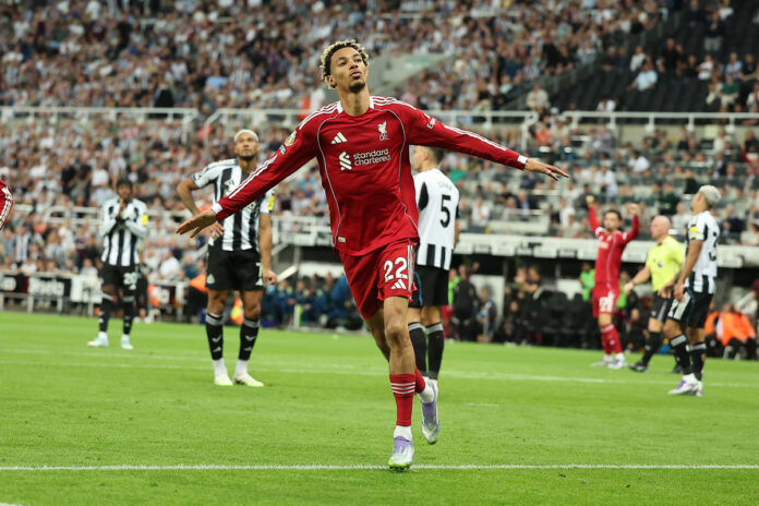 premier-league:-liverpool-marca-no-fim-e-vence-newcastle-fora-de-casa