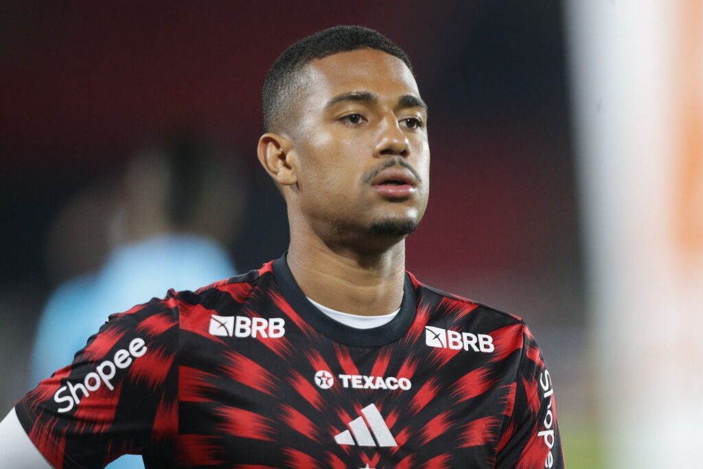 samuel-lino-marca-seu-primeiro-gol-com-a-camisa-do-flamengo;-veja