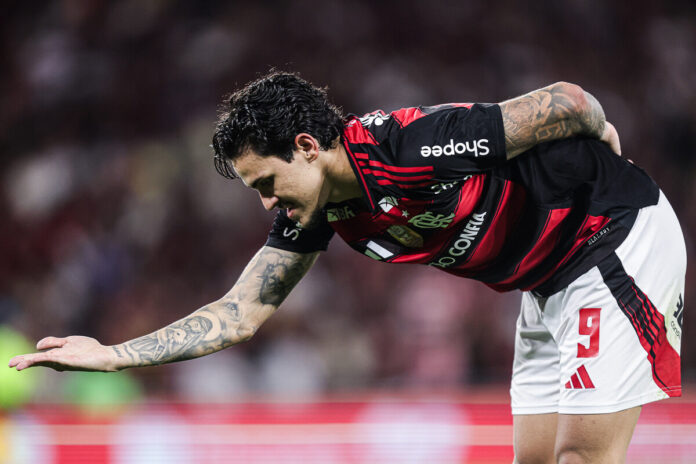 pedro-marca-tres-vezes-e-chega-aos-100-gols-no-maracana;-confira