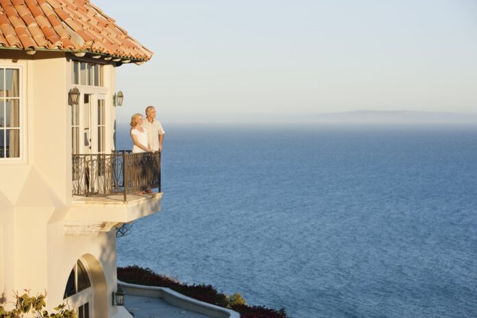 estudo-sugere-que-viver-perto-do-mar-pode-aumentar-a-longevidade