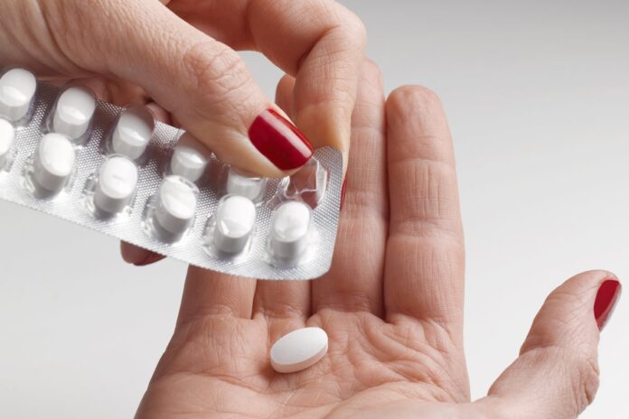 analgesicos-populares-favorecem-resistencia-a-antibioticos,-diz-estudo