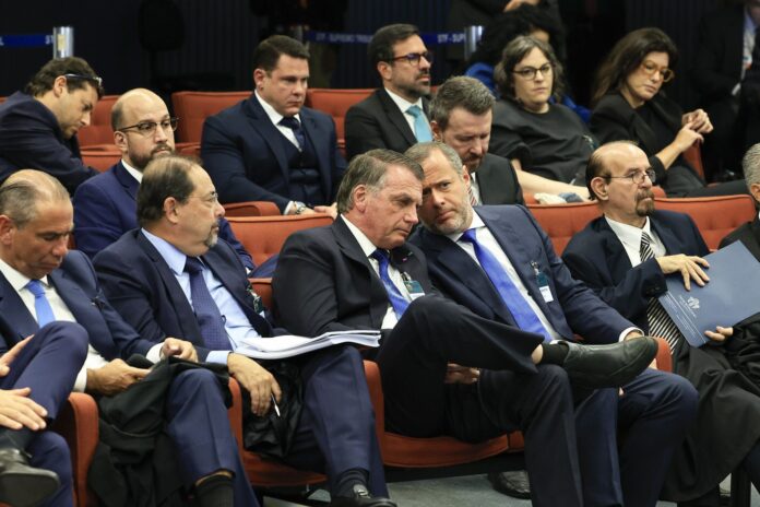 reus-da-trama-golpista-podem-faltar-ao-julgamento-no-stf;-entenda