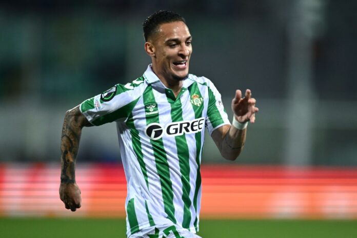 antony-esta-proximo-de-deixar-united-e-retornar-ao-betis,-diz-jornal