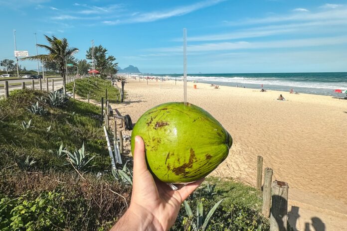 mais-do-que-so-hidratacao!-conheca-5-beneficios-da-agua-de-coco