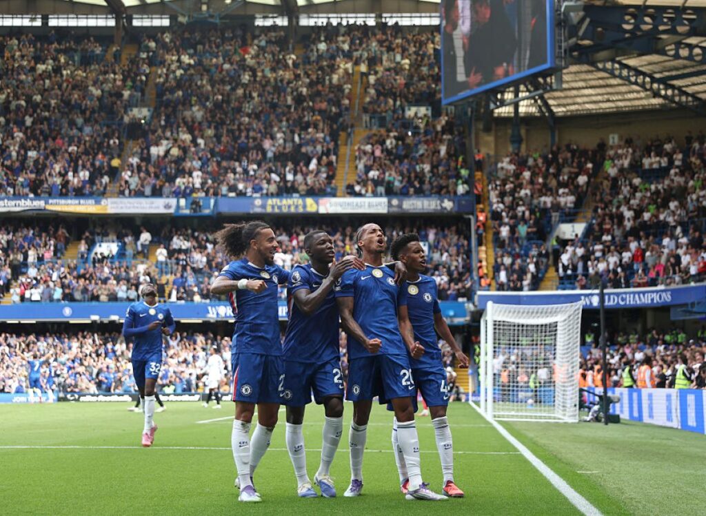 com-gol-de-joao-pedro,-chelsea-vence-e-assume-lideranca-do-campeonato