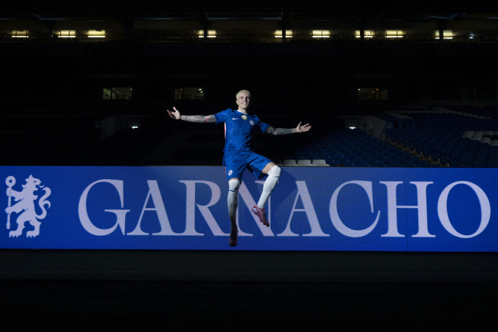 premier-league:-argentino-garnacho-e-contratado-pelo-chelsea