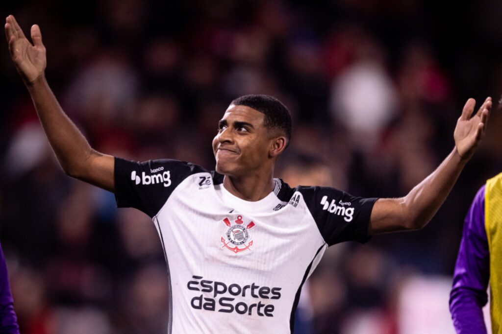 corinthians-renova-contrato-com-gui-negao-e-impoe-multa-milionaria