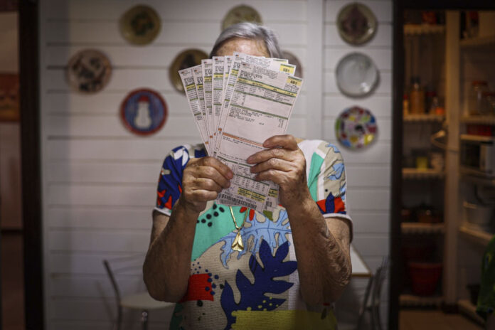 conta-de-luz-mais-cara:-fatura-tera-taxa-extra-de-r$-7,87-em-agosto