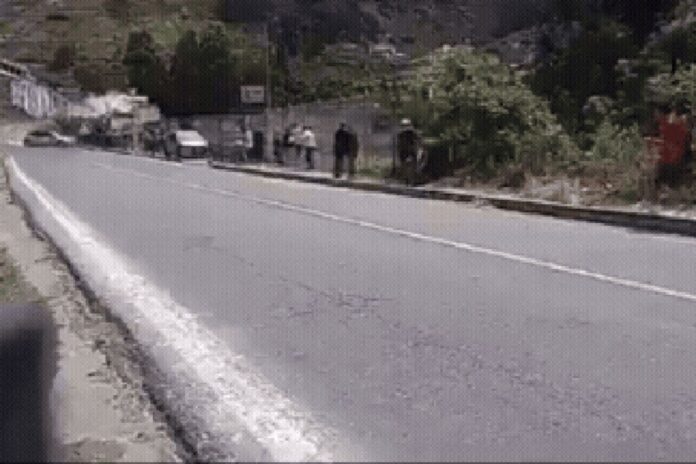 acidente-em-rali-no-equador-mata-duas-pessoas-e-fere-seis.-veja-video
