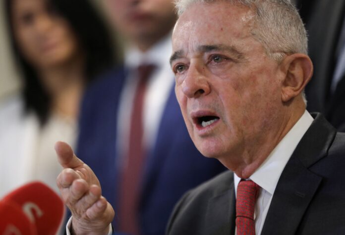 alvaro-uribe-e-condenado-a-12-anos-de-prisao-domiciliar