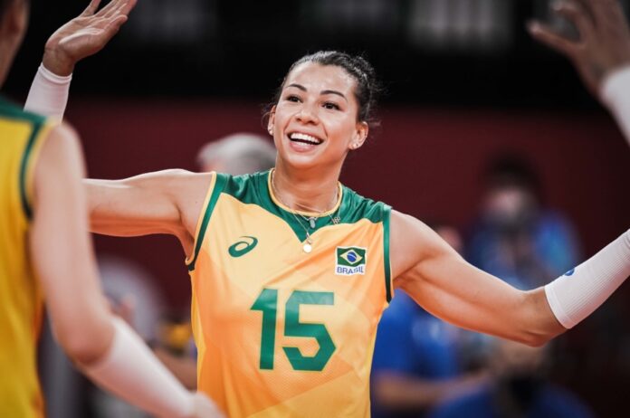 carolana-anuncia-aposentadoria-da-selecao-brasileira-de-volei;-confira