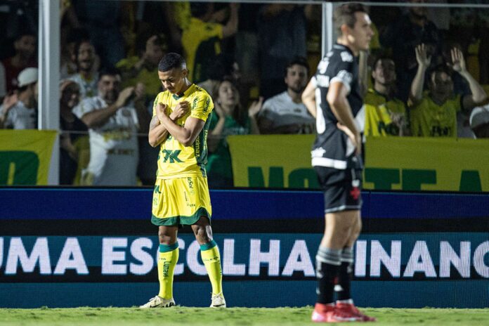 brasileirao:-mirassol-vence-e-aumenta-sequencia-sem-vitorias-do-vasco