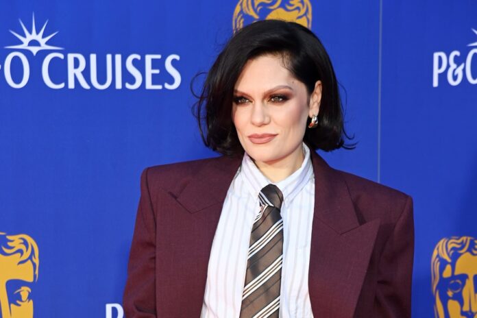 apos-diagnostico-de-cancer,-jessie-j-e-hospitalizada-com-infeccao