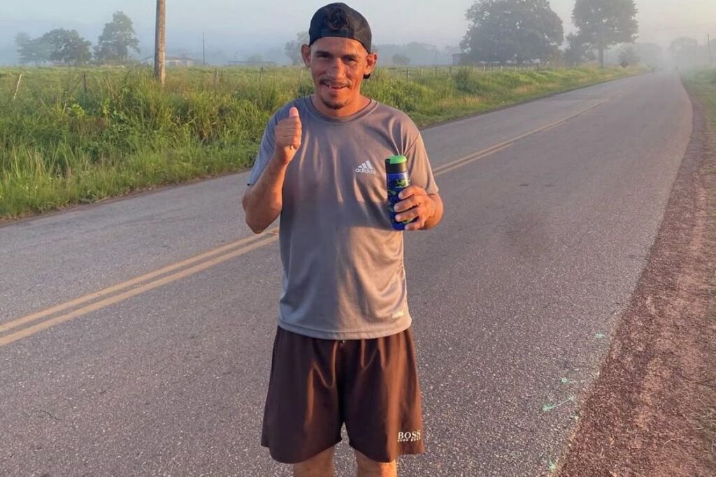 homem-revela-motivo-pelo-qual-decidiu-correr-bebado:-“curar-a-ressaca”