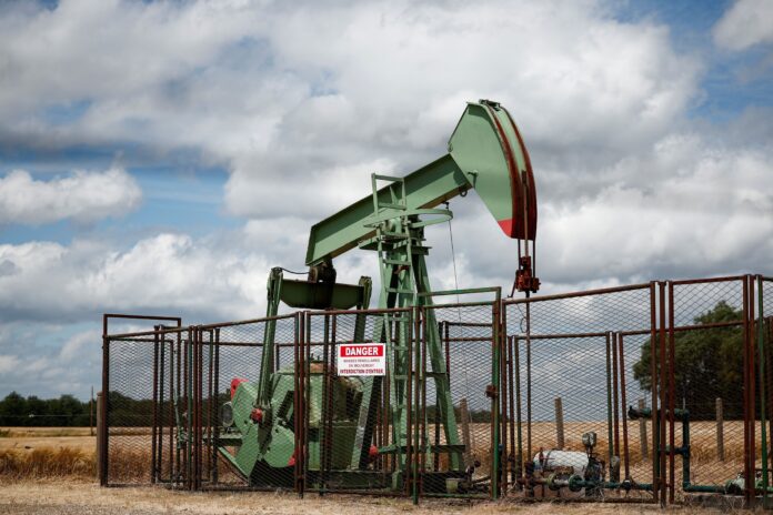 petroleo-fecha-em-alta-com-preocupacoes-de-oferta-da-russia
