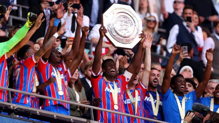 negociacao-entre-liverpool-e-guehi-colapsa;-zagueiro-deve-seguir-no-palace