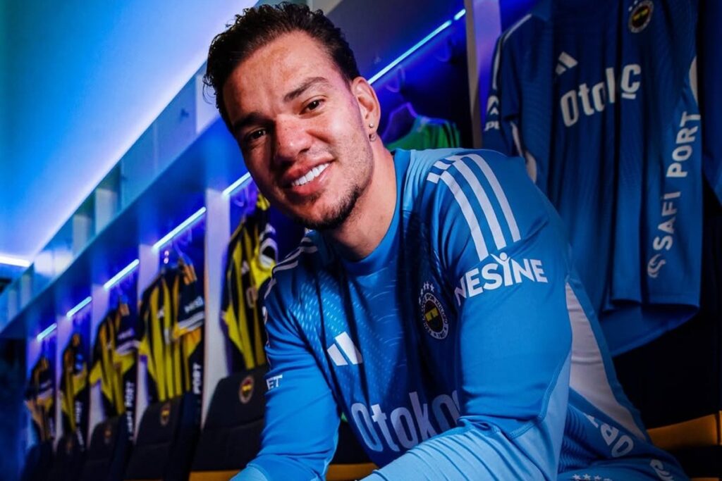 fenerbahce-anuncia-a-contratacao-do-goleiro-brasileiro-ederson