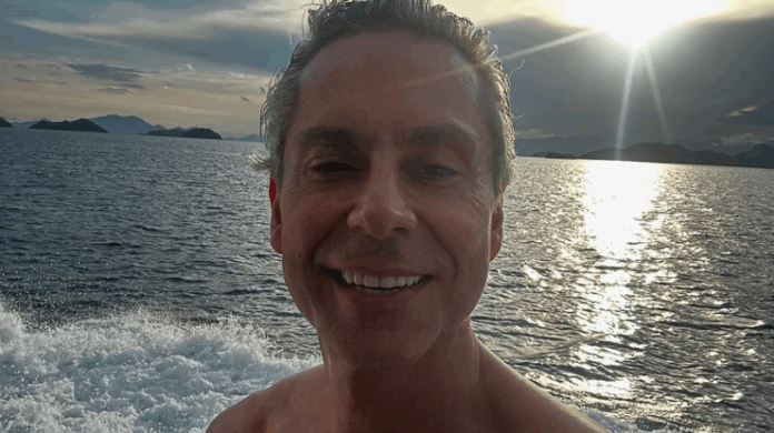 alexandre-nero-posta-fotos-raras-ao-lado-dos-filhos-pequenos;-veja
