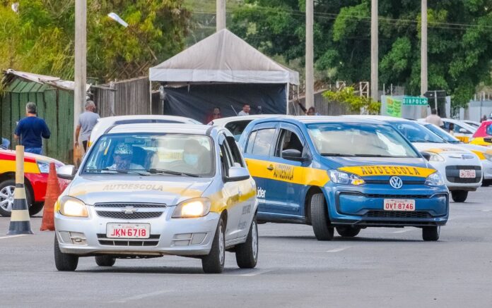autoescolas-criticam-“uberizacao”-da-cnh-e-apontam-risco-de-fraudes