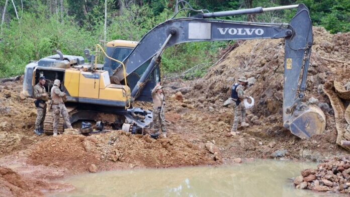 pf-fecha-5-garimpos-ilegais-de-ouro-e-destroi-equipamentos-no-para