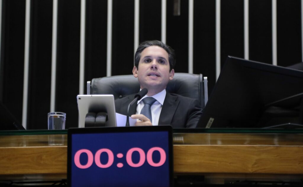 hugo-anuncia-presidente-e-relator-de-comissao-para-pec-da-seguranca-publica
