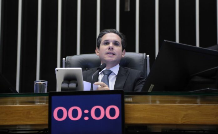 hugo-anuncia-presidente-e-relator-de-comissao-para-pec-da-seguranca-publica