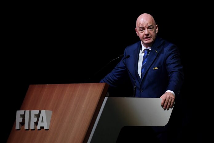 fifa-multa-argentina-e-outras-federacoes-por-racismo-nas-eliminatorias